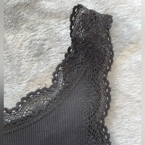 21 Brand Vintage Cotton Tank with Lace Trim in Black - Picture 5 of 7